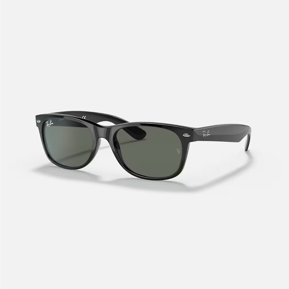 Ray-Ban Classic Black Shades